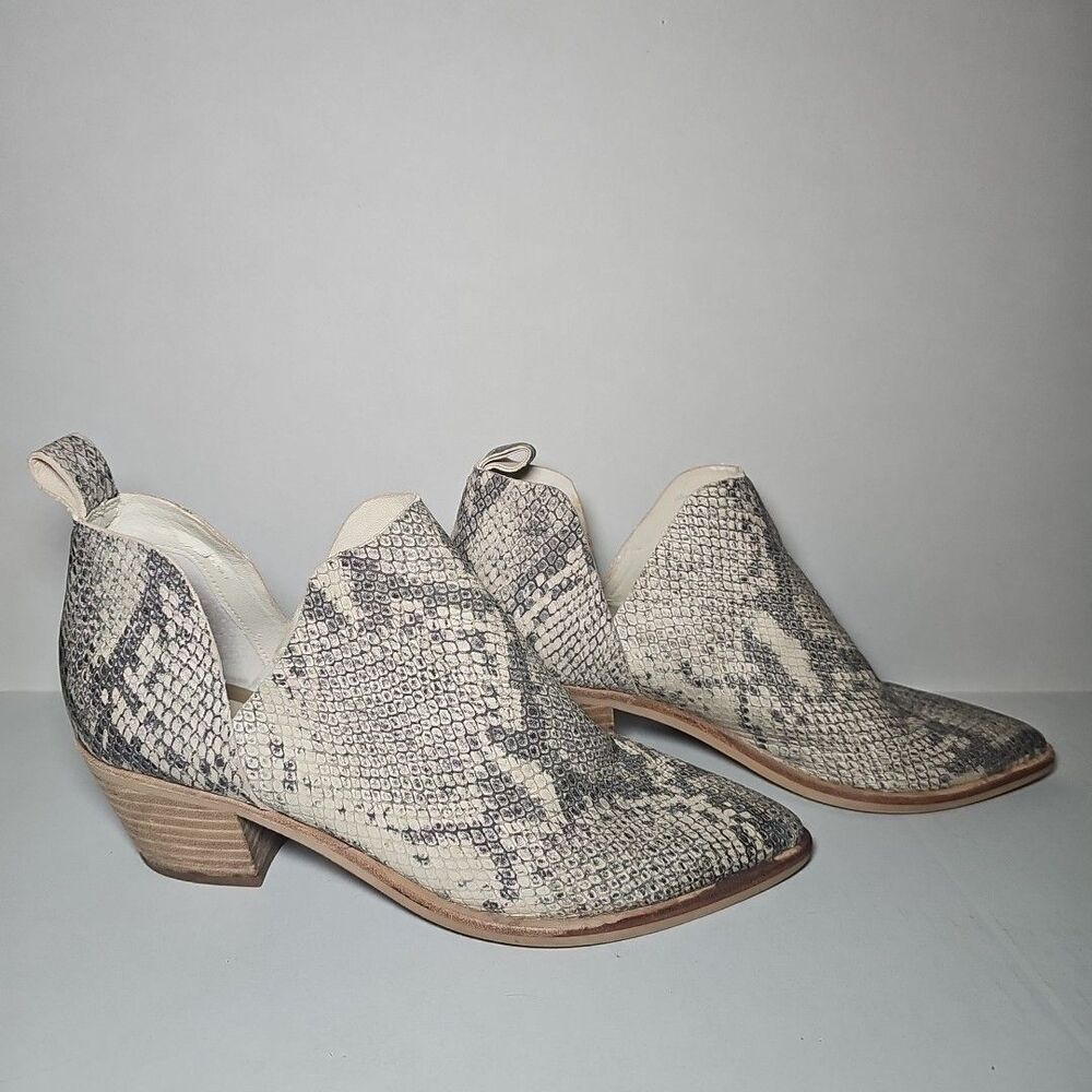 Women's Dolce Vita Snake Skin Ankle Booties 6.5m